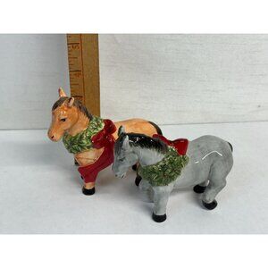 Christmas  Horse Salt and Pepper Shakers. new Christmas on the Farm
